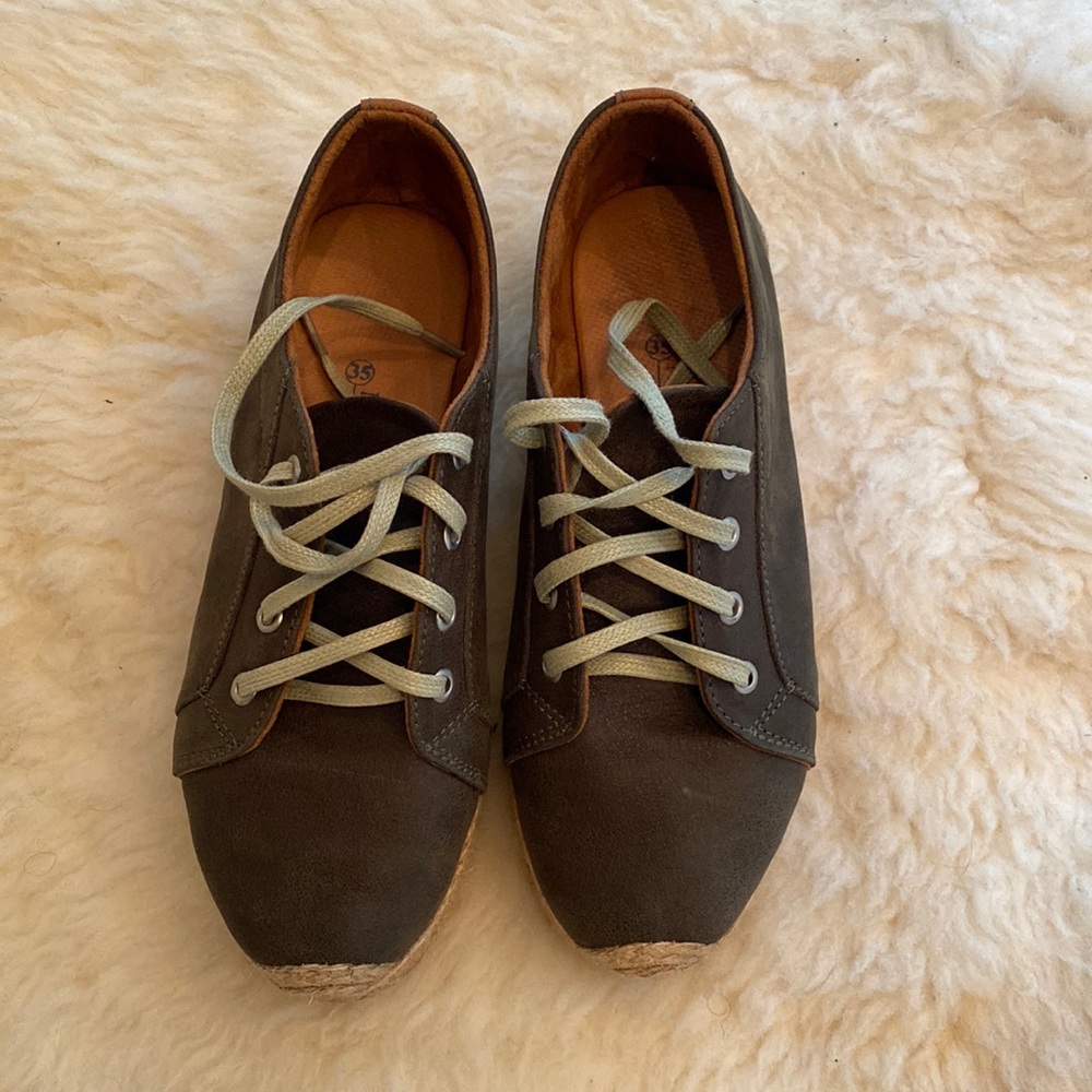 Leather shoes